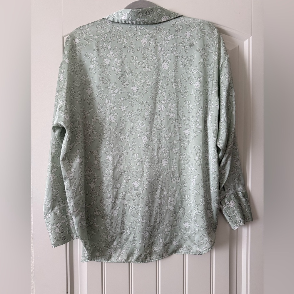 Women’s Green Silk Zara Button Down Blouse - Picture 4 of 4